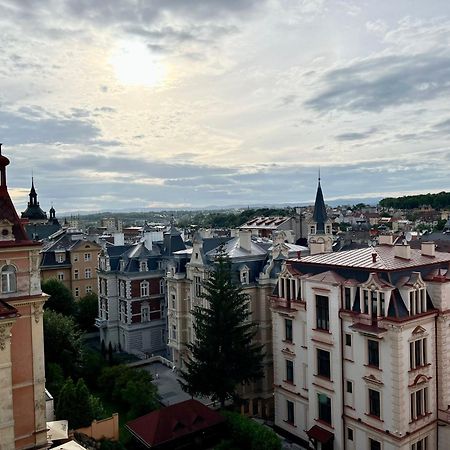 Residence Polonia การ์โลวีวารี ภายนอก รูปภาพ