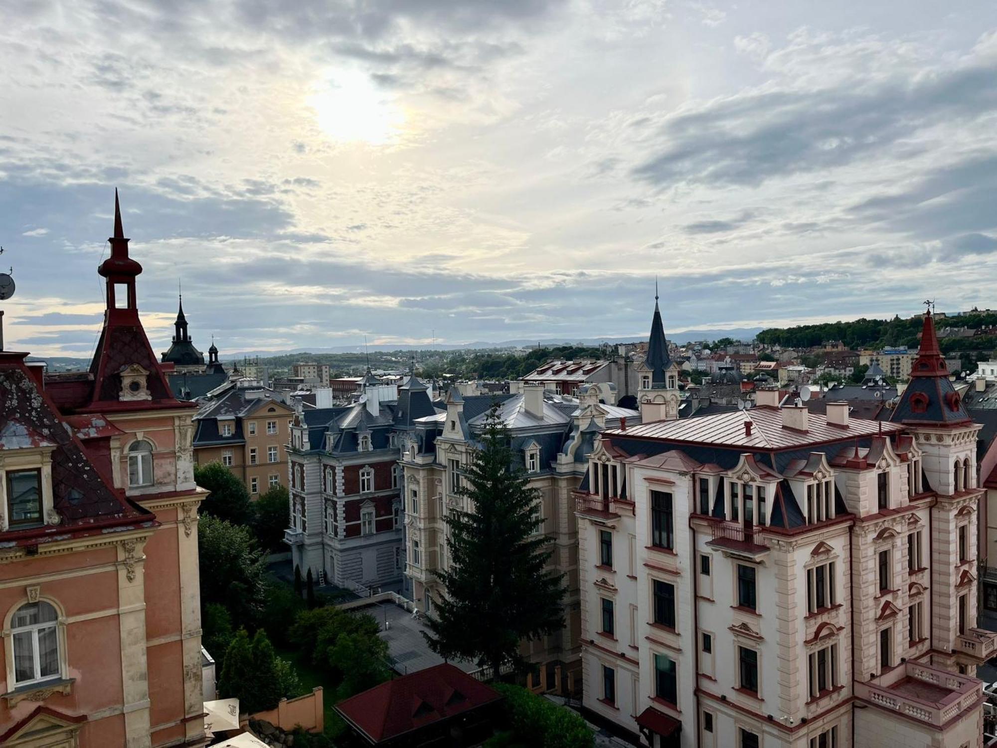 Residence Polonia การ์โลวีวารี ภายนอก รูปภาพ