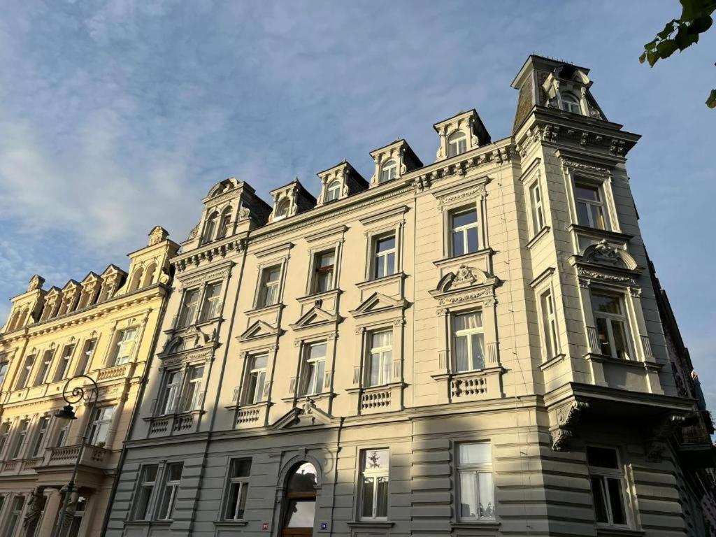 Residence Polonia การ์โลวีวารี ภายนอก รูปภาพ
